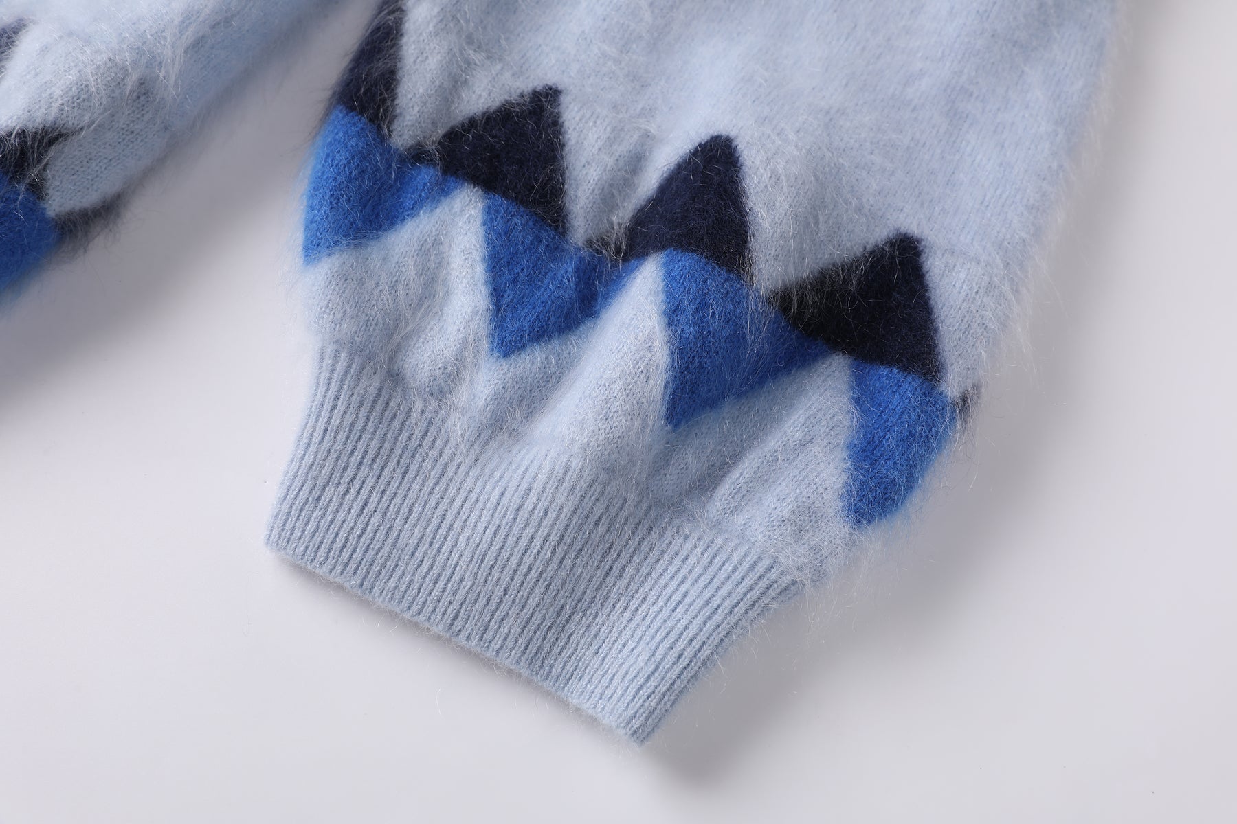 Women’s Brushed Cashmere Allover Jacquard Drop-Shoulder Crewneck Sweater